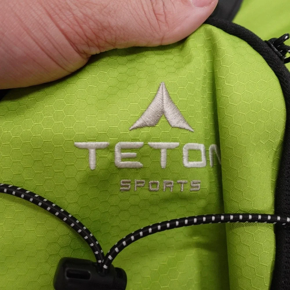 TETON Sports Hydration Backpack Mens One Size Green Raincover Hiking Pack Trail